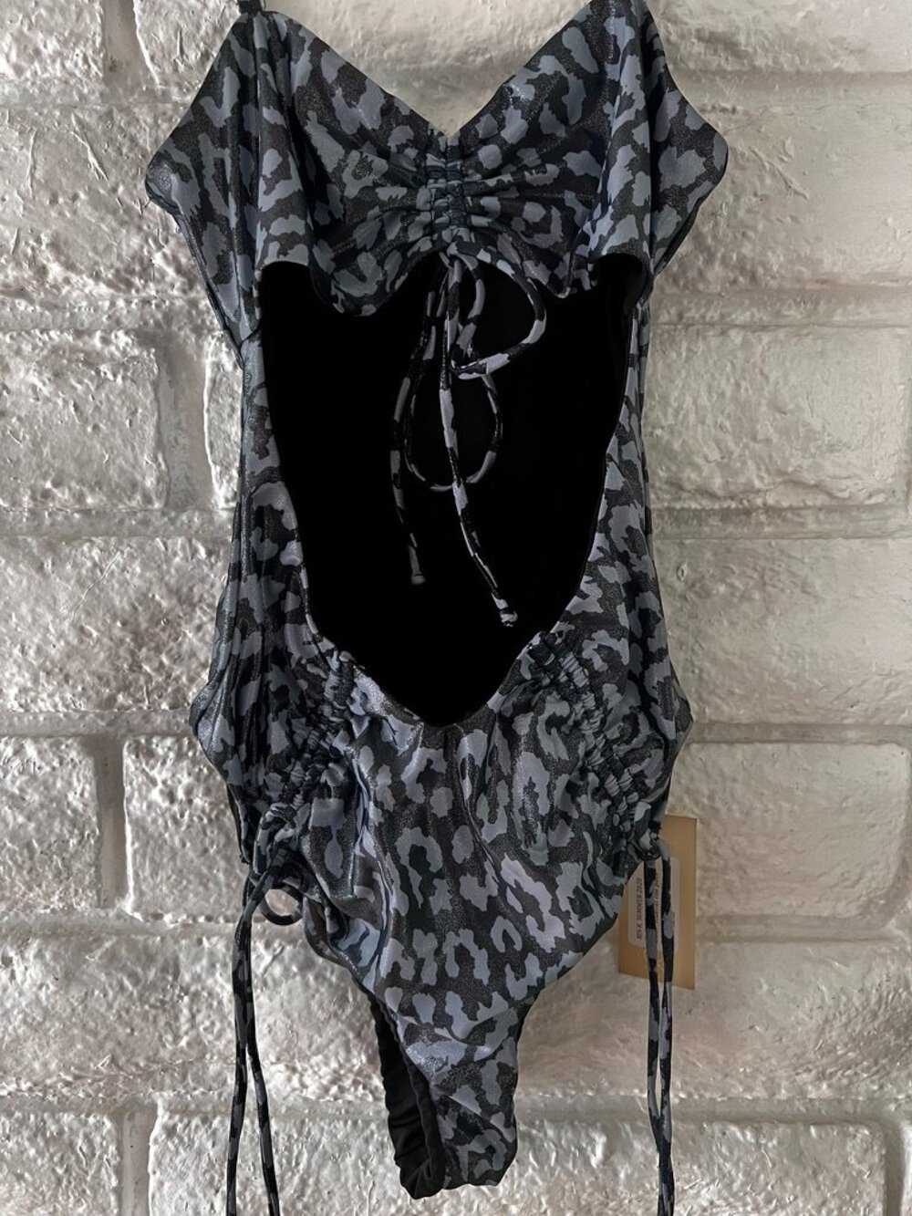 NWT Ris-K Hideout One-Piece - Picture 5 of 8